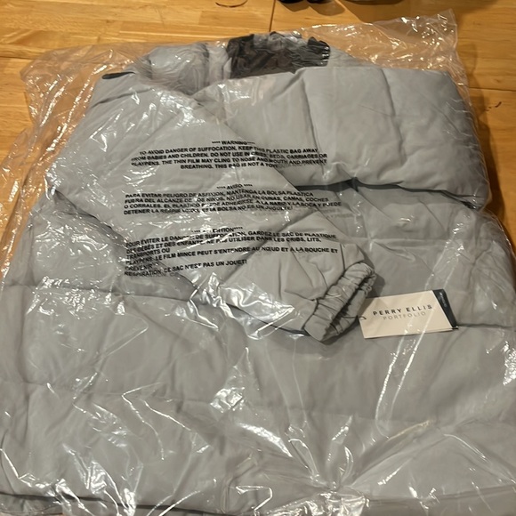 ‼️SOLD‼️🛍️654 Perry Ellis Light Weight Hooded Puffer Jacket - Picture 5 of 11